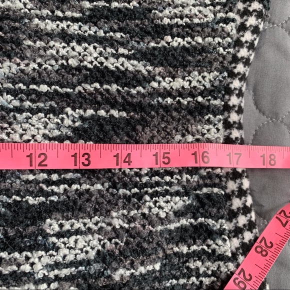 Minkas Mixed Media Blazer - Picture 8 of 10